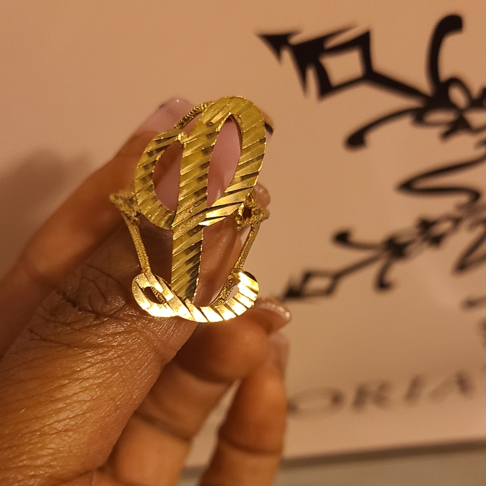 10k Cursive "L" Ring